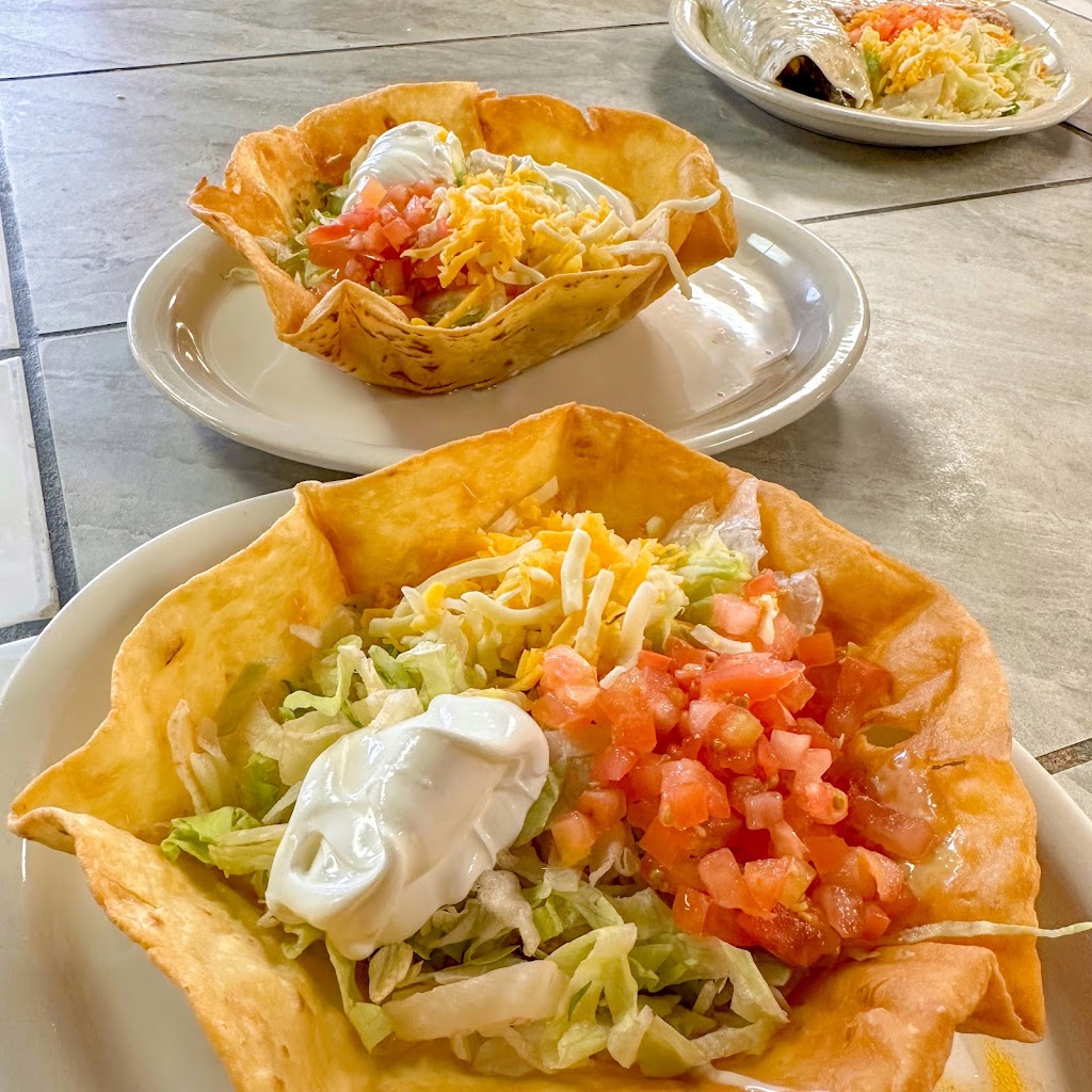 Las Catrinas Mexican Restaurant & Cantina | restaurant | 520 Main St, Wellsville, KS 66092, USA | 7858832496 OR +1 785-883-2496