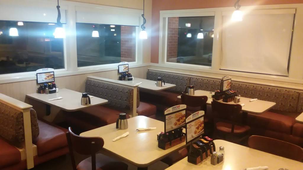IHOP | bakery | 1400 S Koeller St, Oshkosh, WI 54902, USA | 9202353411 OR +1 920-235-3411