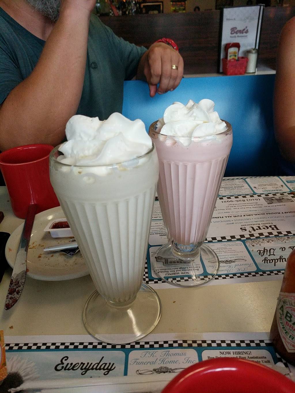 Berts | restaurant | 416 Delaware Ave, Palmerton, PA 18071, USA | 6108269921 OR +1 610-826-9921