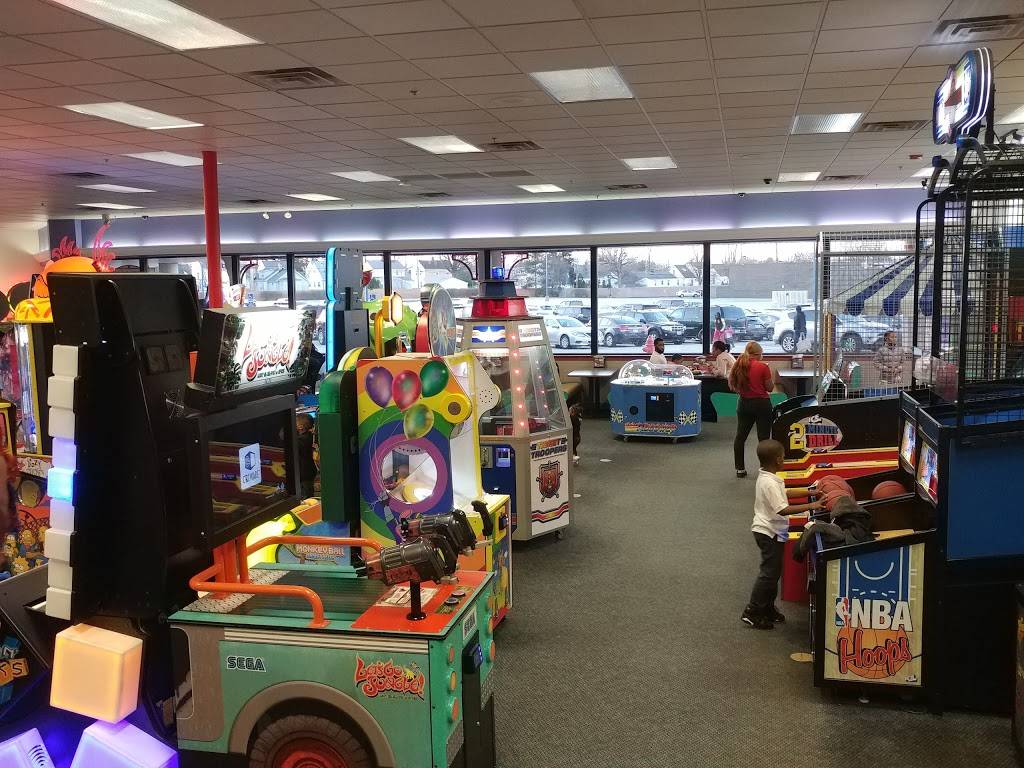 Chuck E. Cheese's | 1615 Golden Gate Plaza, Mayfield Heights, OH 44124, USA