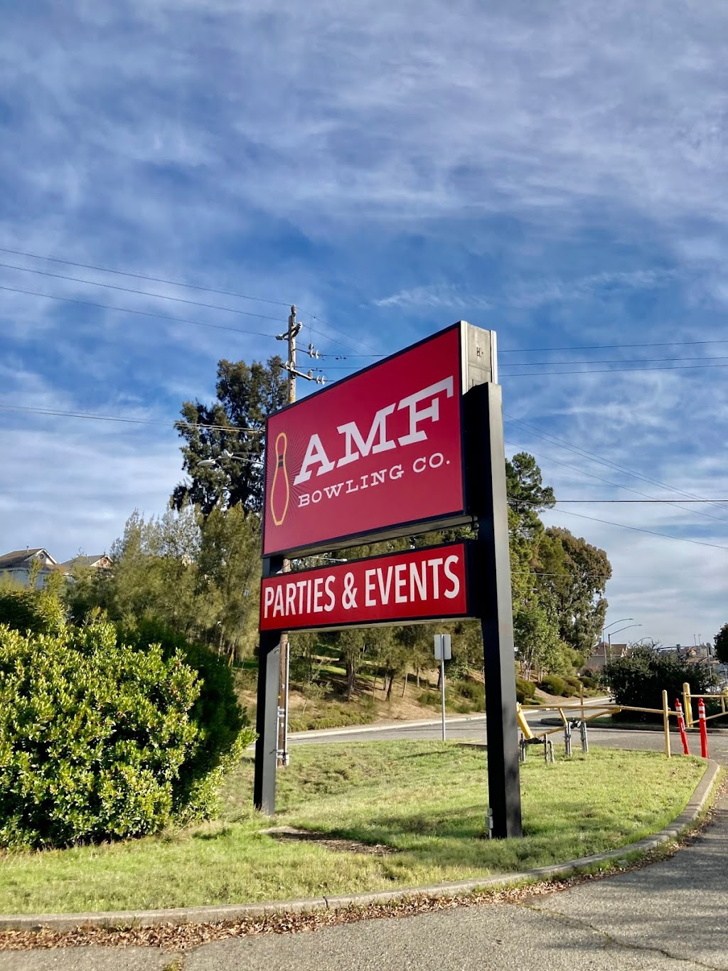 AMF Boulevard Lanes | restaurant | 1100 Petaluma Blvd S, Petaluma, CA 94952, USA | 7077624581 OR +1 707-762-4581