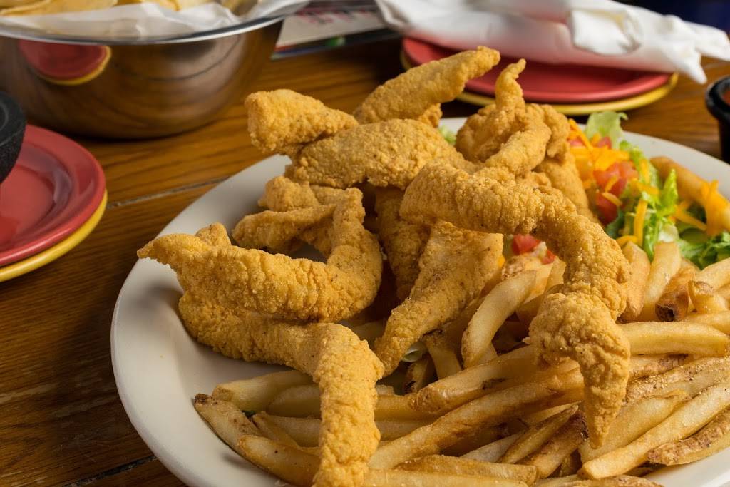 La Hacienda | restaurant | 114 E Henderson St, Overton, TX 75684, USA | 9038343355 OR +1 903-834-3355