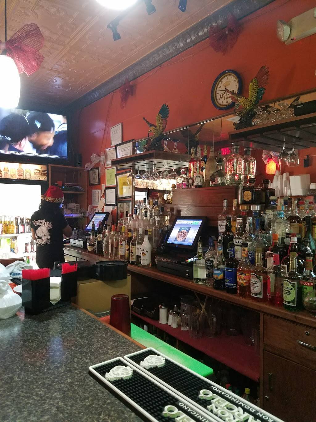 El Aguila Dorada | restaurant | 830 Broadway, Bayonne, NJ 07002, USA | 2018580033 OR +1 201-858-0033
