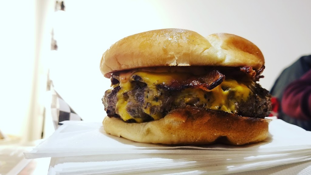 Burger Bunker | restaurant | 702 N Spokane St, Post Falls, ID 83854, USA | 2089811180 OR +1 208-981-1180
