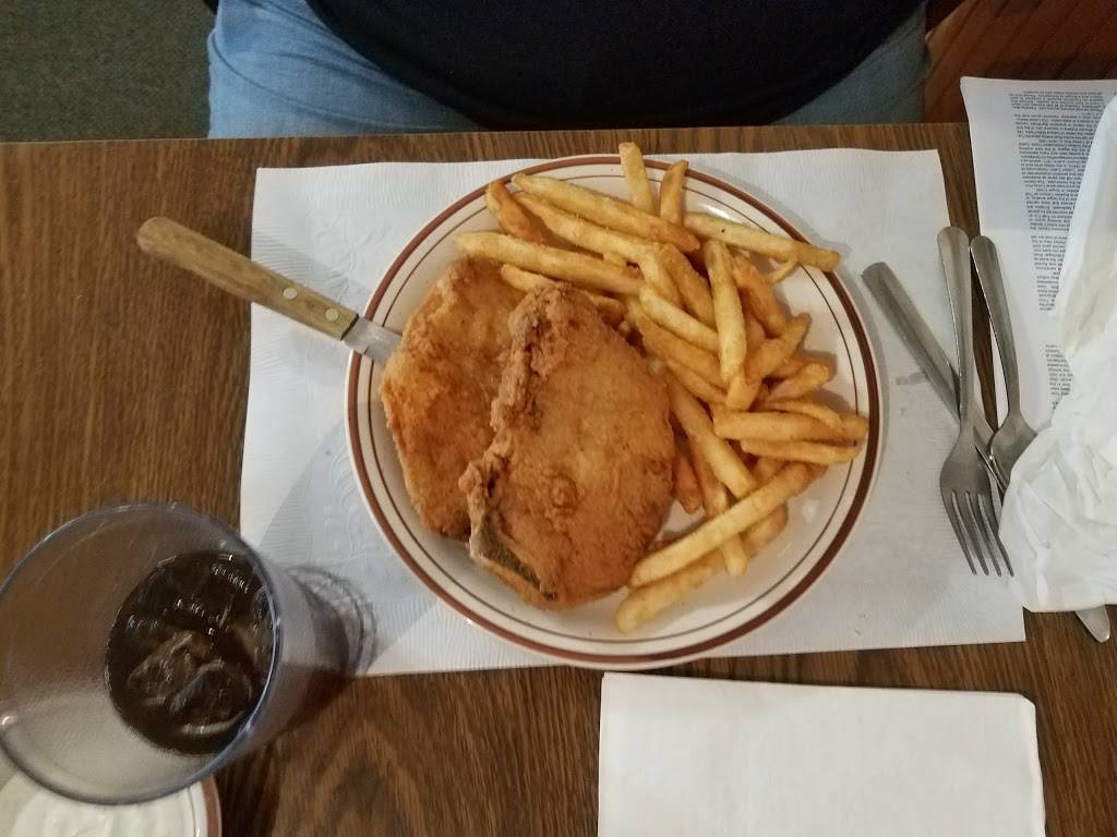 Apple Tree | restaurant | 1100 E 2nd St, Veedersburg, IN 47987, USA | 7652942273 OR +1 765-294-2273