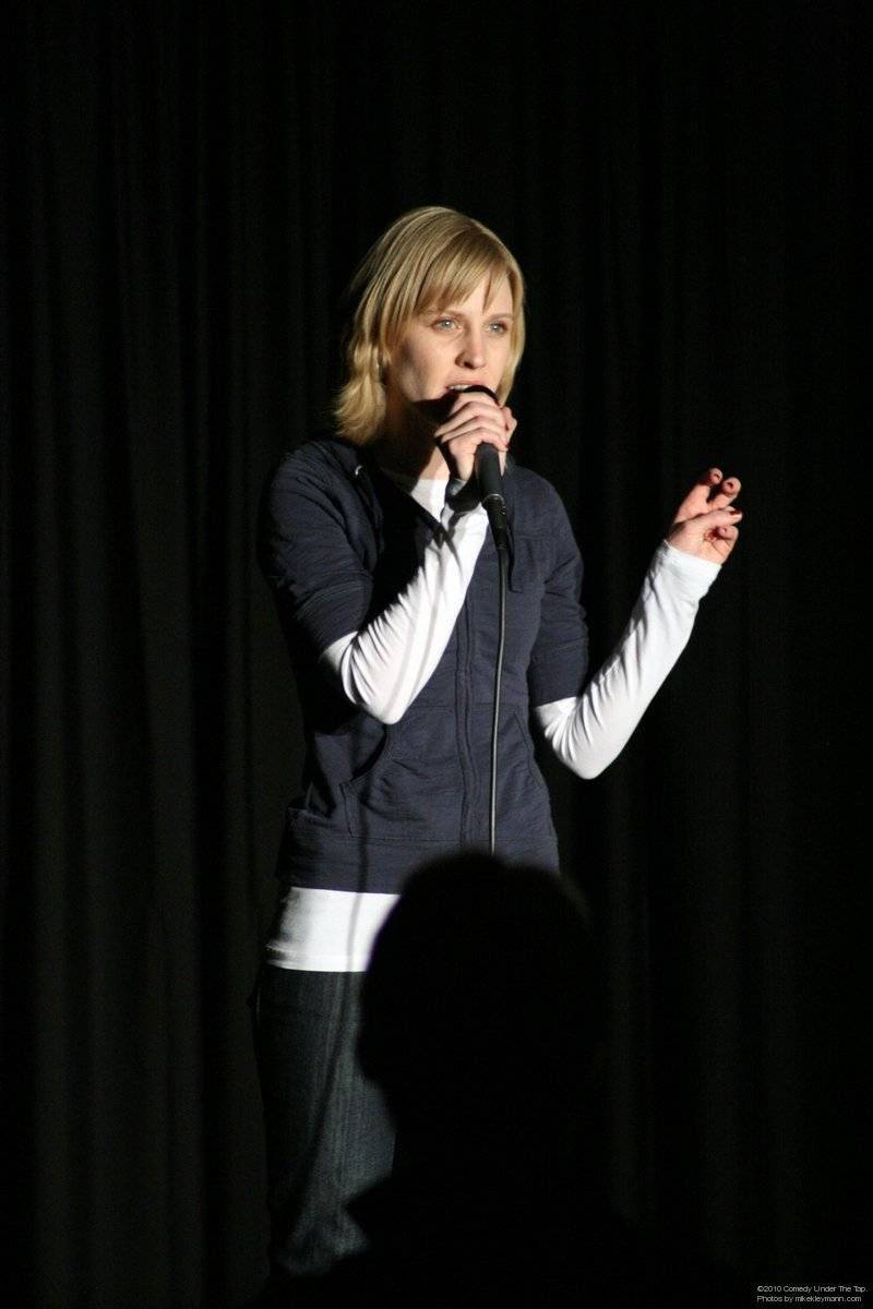 Comedy Under The Tap | restaurant | 123 W Washington St, Oswego, IL 60543, USA | 6305170003 OR +1 630-517-0003