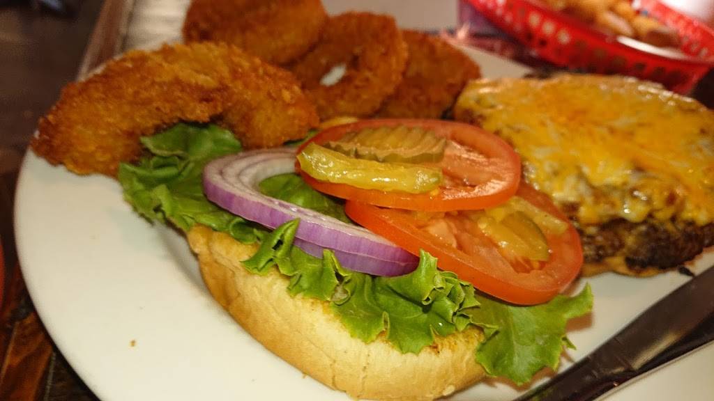 Charlies Old Fashioned Burgers | restaurant | Suite 113, 604 TX-78, Farmersville, TX 75442, USA | 9727827900 OR +1 972-782-7900
