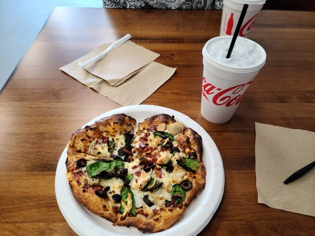 D.I. Pie Pizza | restaurant | 1448 Edgewood Dr #200, Mt Airy, NC 27030, USA | 3366730305 OR +1 336-673-0305
