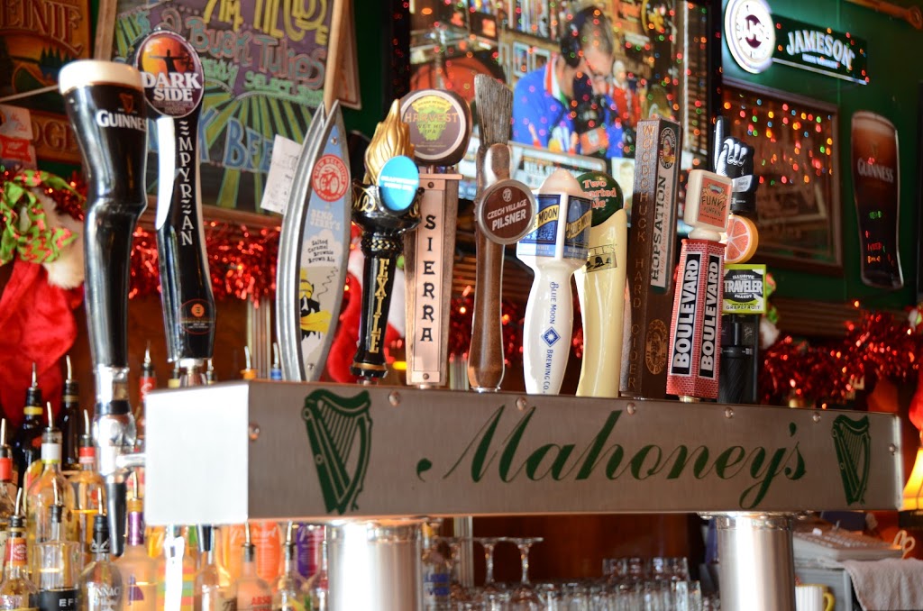 Mahoneys Irish Pub | restaurant | 1602 E Ave NE, Cedar Rapids, IA 52402, USA | 3193645754 OR +1 319-364-5754