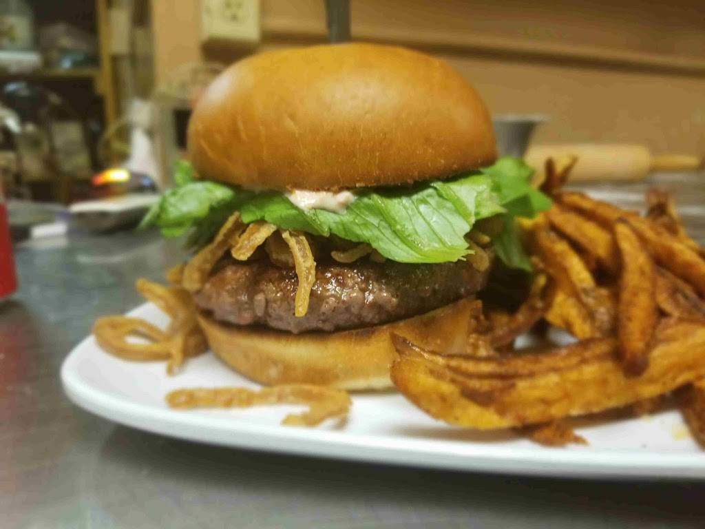 Novotnys Upper Deck | restaurant | 220 5th St, Freeport, PA 16229, USA | 7242952500 OR +1 724-295-2500