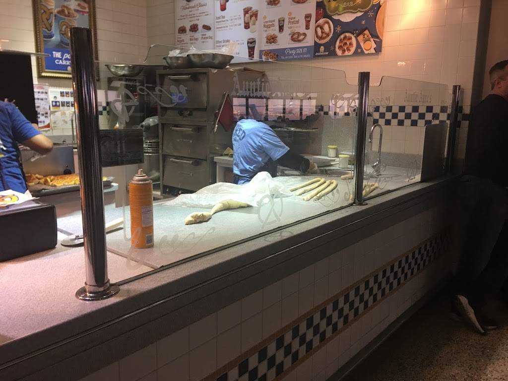 Auntie Annes Pretzels | cafe | 2400 Aviation Drive, Terminal C, Gate 22, Dallas, TX 75261, USA | 9725746561 OR +1 972-574-6561