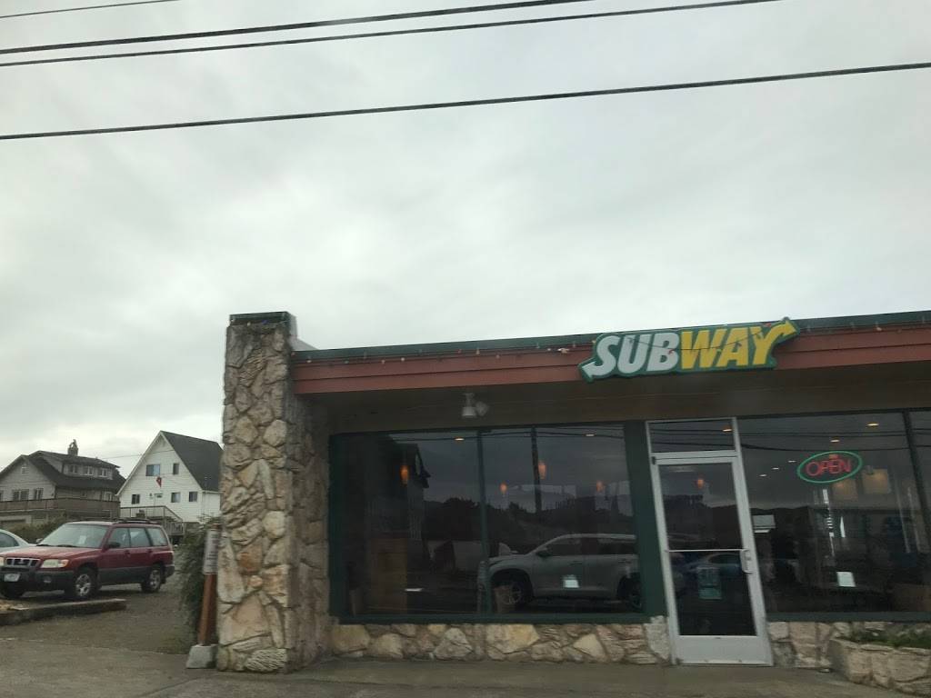 Subway | meal takeaway | 2929 State Fair Park Dr, Lincoln, NE 68504, USA | 4024644300 OR +1 402-464-4300