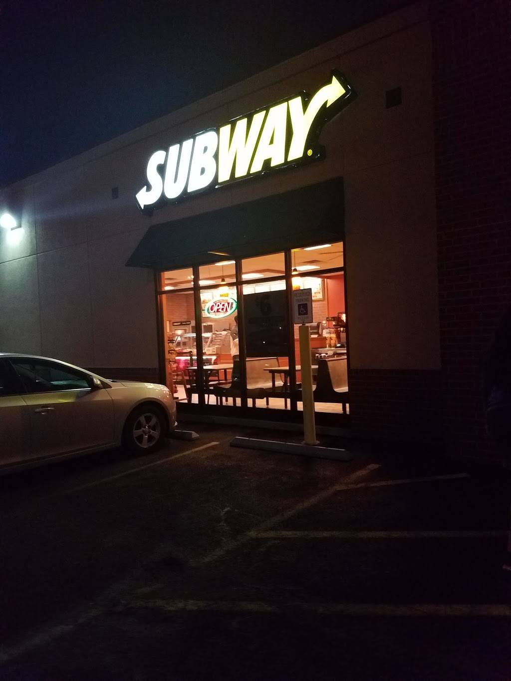 Subway | meal takeaway | 1735 W Sunshine St #116, Springfield, MO 65807, USA | 4178657827 OR +1 417-865-7827