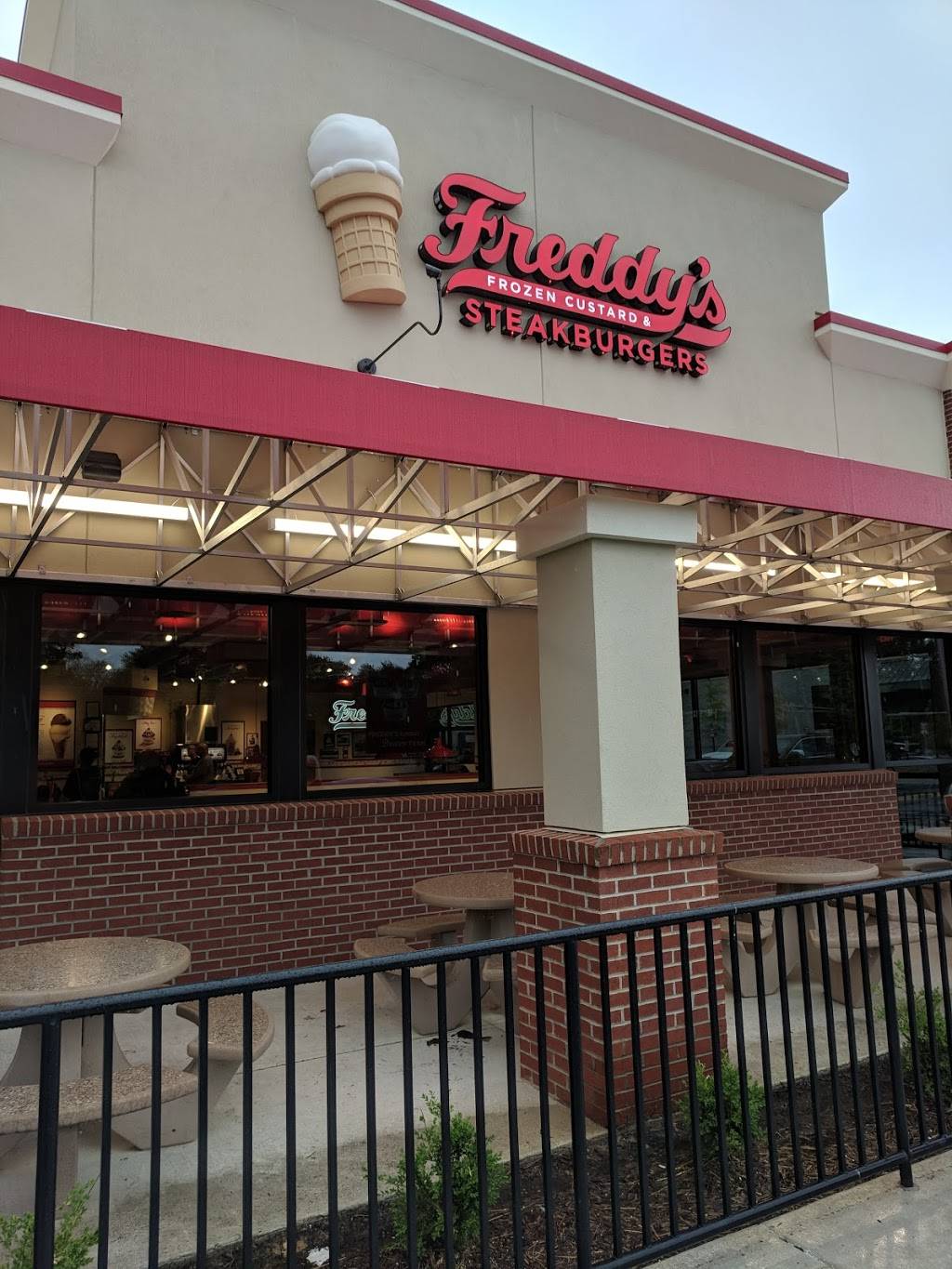 Freddy's Frozen Custard & Steakburgers - Restaurant | 1611 Jefferson ...