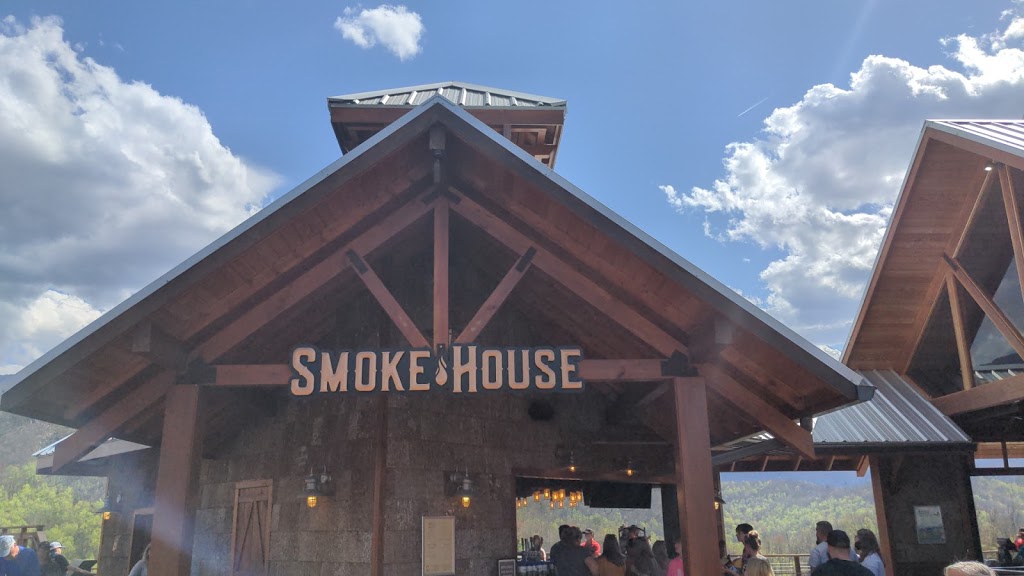 Smokehouse | restaurant | 521 Baskins Creek Rd, Gatlinburg, TN 37738, USA