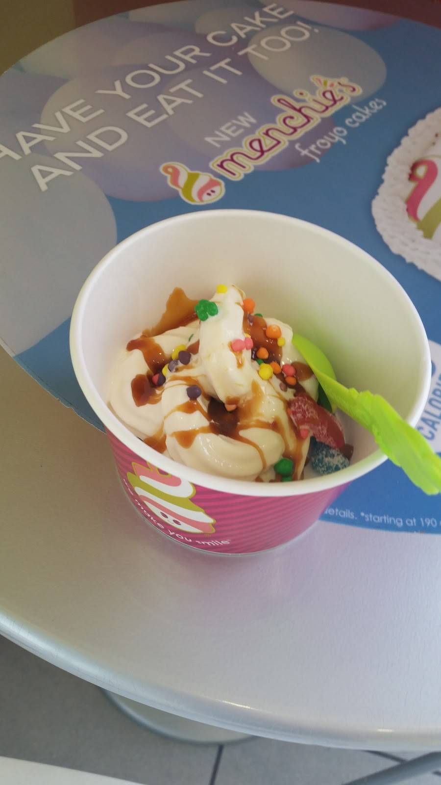 Menchies Frozen Yogurt | bakery | 4017 WI-28, Kohler, WI 53044, USA | 9204598580 OR +1 920-459-8580