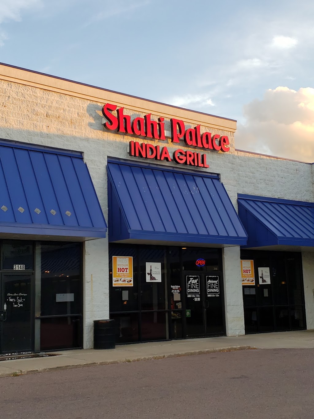 Shahi Palace | India Grill | restaurant | 3146 Singing Hills Blvd, Sioux City, IA 51106, USA | 7122663826 OR +1 712-266-3826