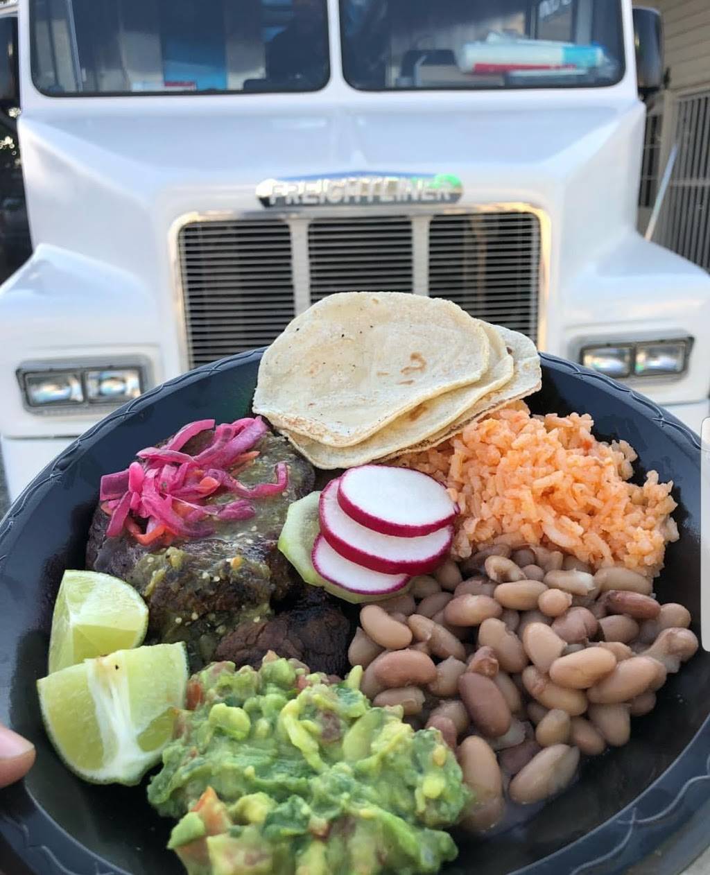 Tacos Al Millon (Food Truck) | restaurant | 15464 E Mineral King Ave, Visalia, CA 93292, USA | 5597311101 OR +1 559-731-1101