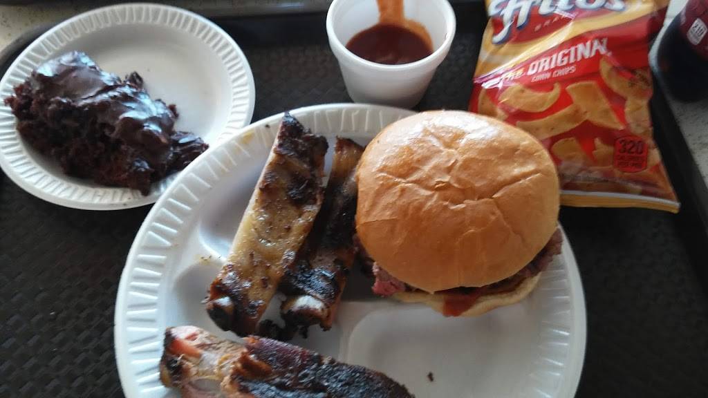 Hickory Bar-B-Que | restaurant | 208 E Sam Rayburn Dr, Bonham, TX 75418, USA | 9035833081 OR +1 903-583-3081