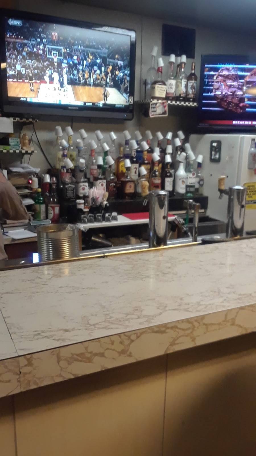 Mecca Cafe | restaurant | 103 N State St, West Harrison, IN 47060, USA | 8126379125 OR +1 812-637-9125