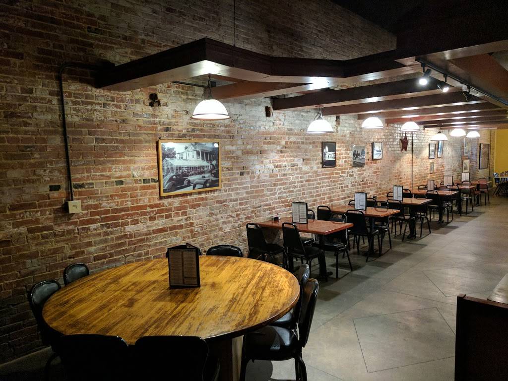 Carrs Steakhouse | restaurant | 213 W Broadway, Mayfield, KY 42066, USA | 2702471111 OR +1 270-247-1111