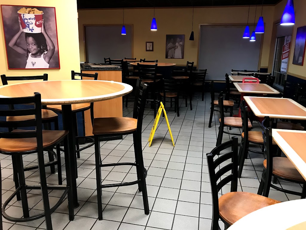 KFC | restaurant | 215 University Ave, Lubbock, TX 79415, USA | 8066862923 OR +1 806-686-2923