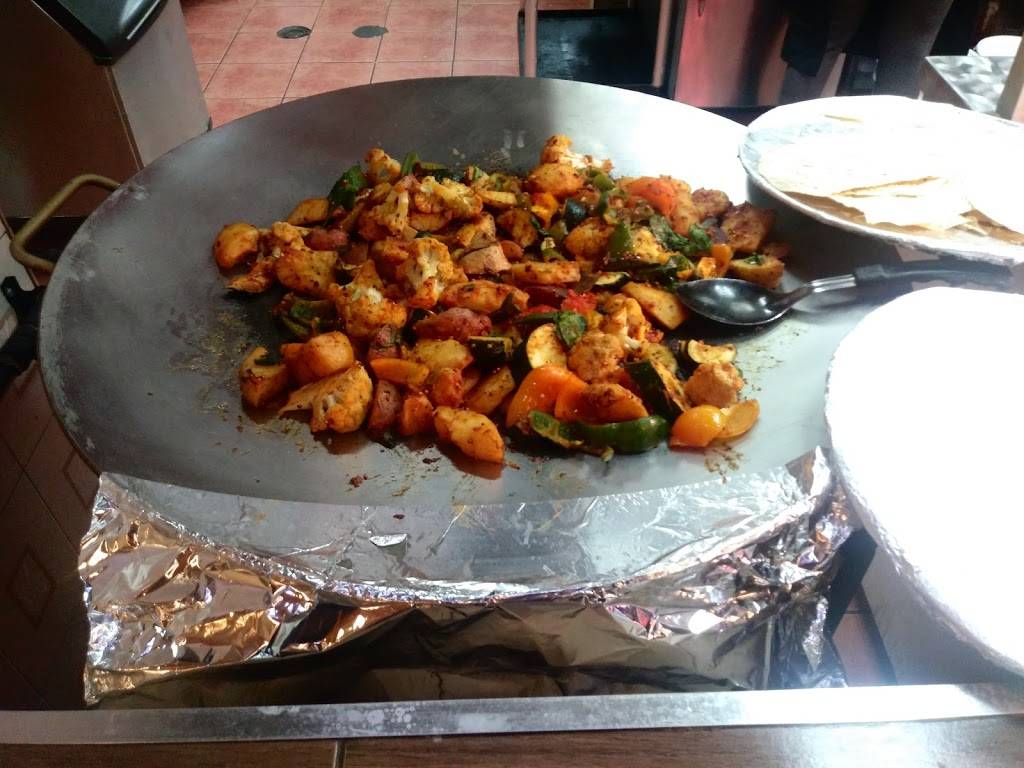 Gagan Sweets | restaurant | 3175 Rutherford Rd, Concord, ON L4K 0A3, Canada | 9055320126 OR +1 905-532-0126