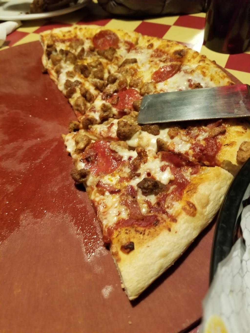 Pizza Hut | meal takeaway | 914 N Simpson Dr, Warrensburg, MO 64093, USA | 6607471777 OR +1 660-747-1777
