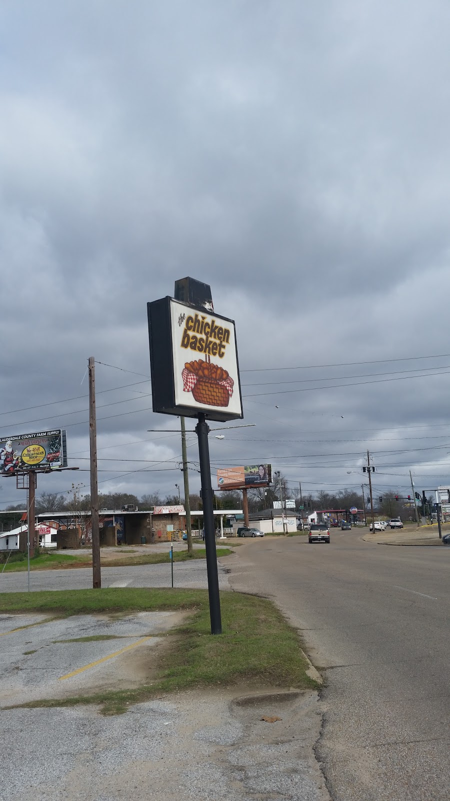 Chicken Basket | restaurant | 903 Front St, Meridian, MS 39301, USA | 6014834055 OR +1 601-483-4055