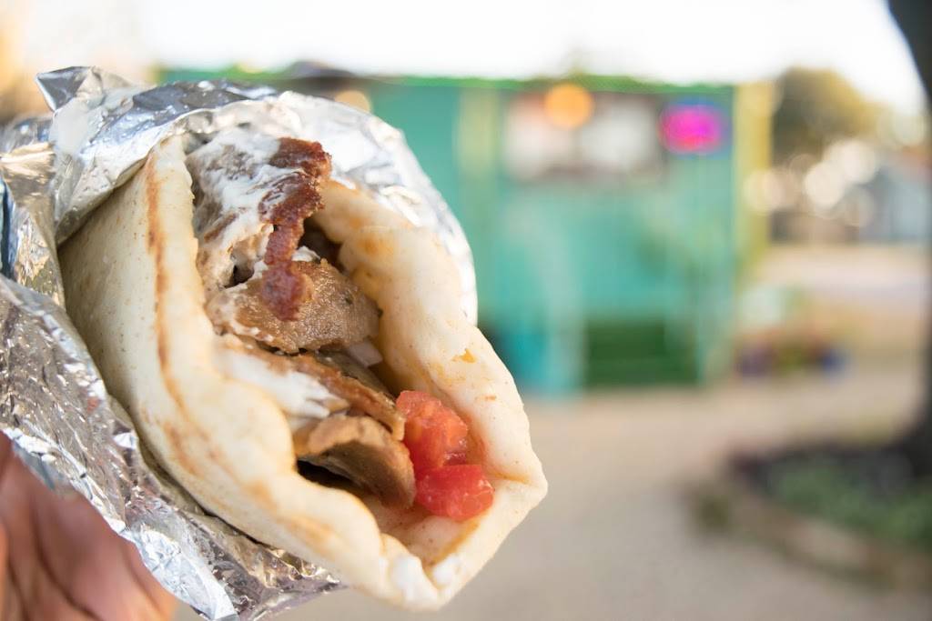Lyl Millys Food Trailer | restaurant | 15233 Oak St, Lytle, TX 78052, USA | 8305801432 OR +1 830-580-1432