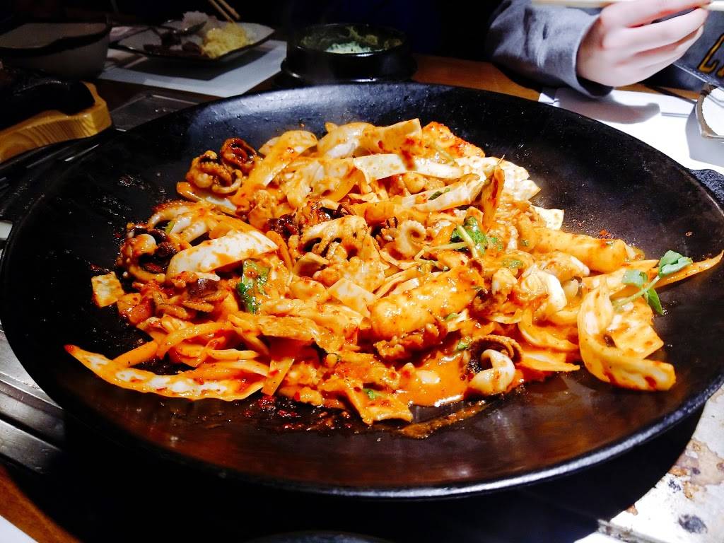 Cheongdam-dong Restaurant | restaurant | 118 Broad Ave, Palisades Park, NJ 07650, USA | 2013138900 OR +1 201-313-8900