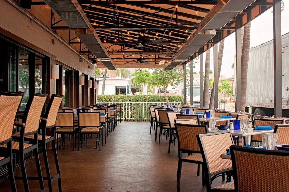 Blue Pointe Oyster Bar & Seafood Grill Restaurant 13499 S Cleveland