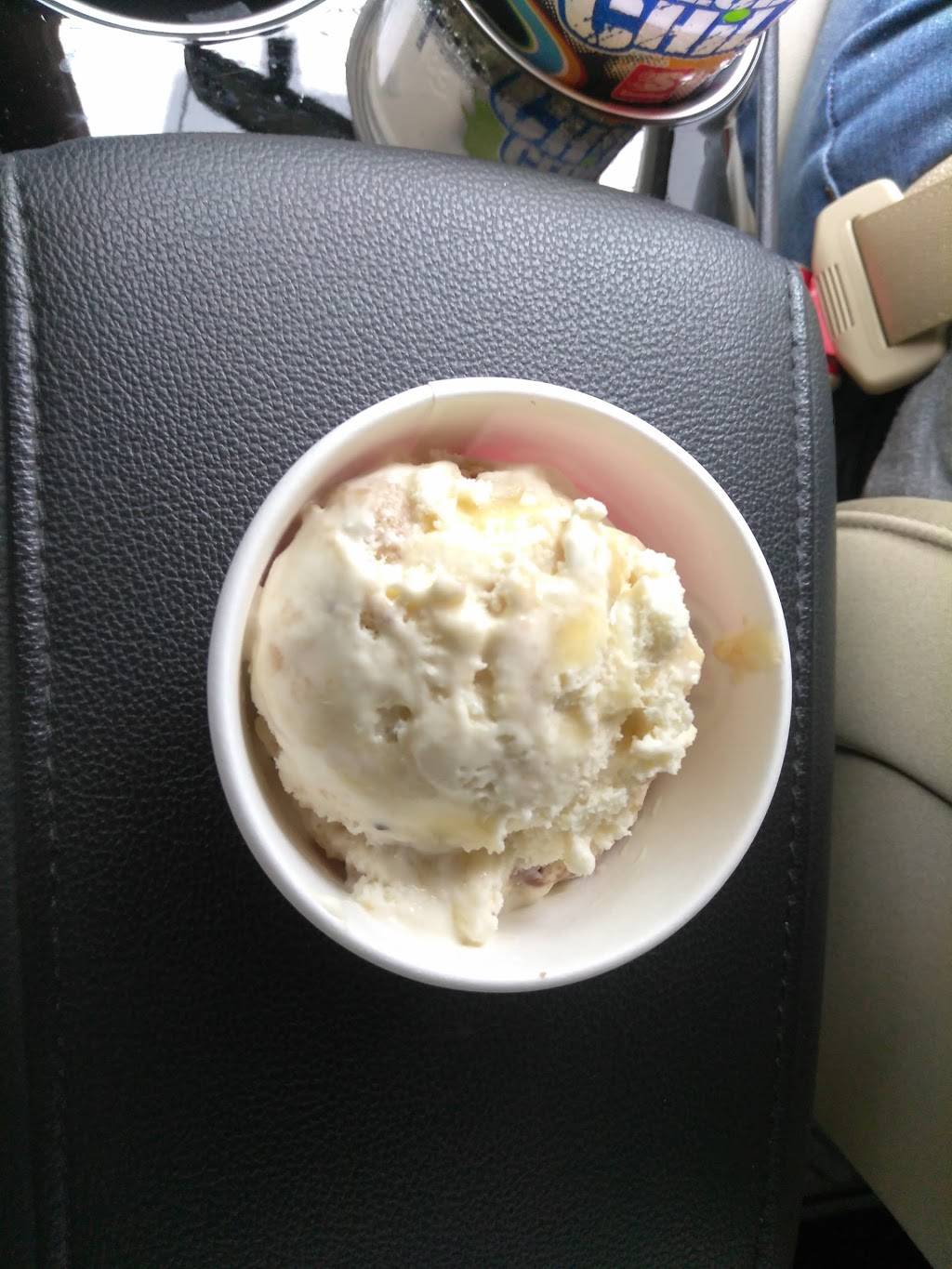 Dunkin | bakery | 433A Western Blvd, Jacksonville, NC 28546, USA | 9109395257 OR +1 910-939-5257