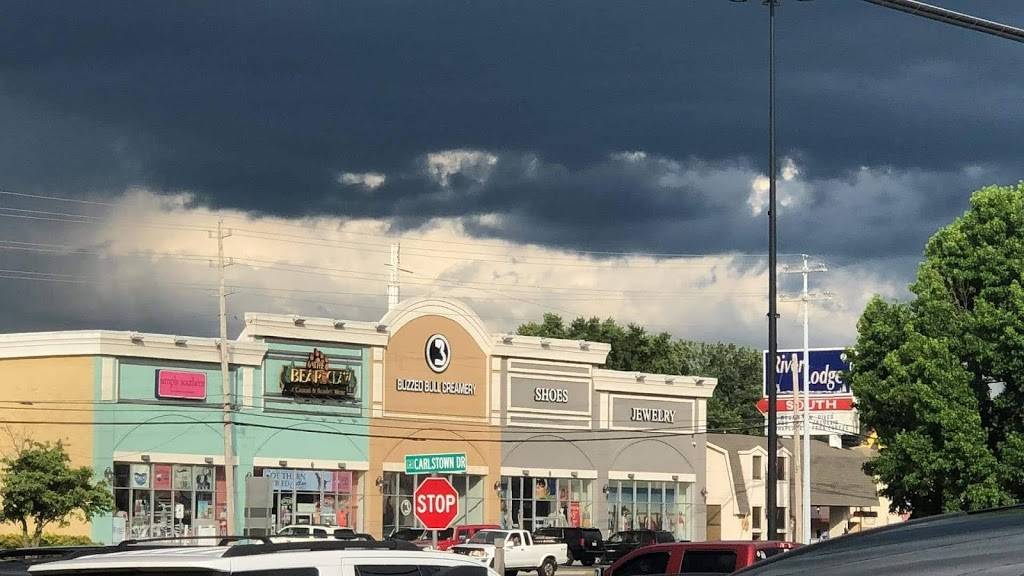 Buzzed Bull Creamery - Pigeon Forge, TN | cafe | 3239 Parkway, Pigeon Forge, TN 37863, USA | 8652865775 OR +1 865-286-5775