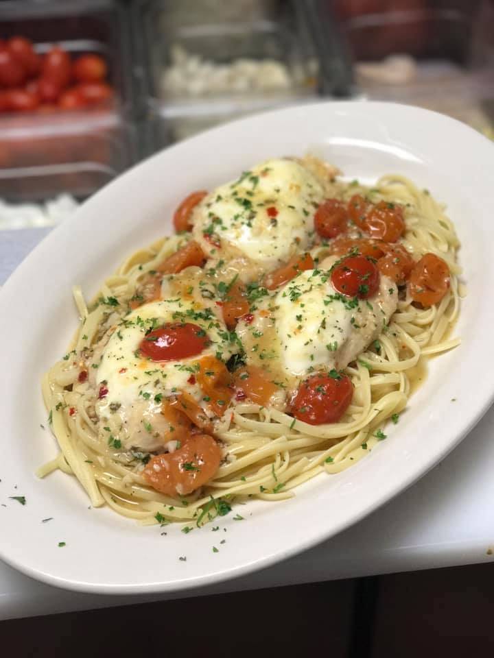Italian Delite Pizzeria & Restaurant | restaurant | 734 W Main St, Trappe, PA 19426, USA | 6104540172 OR +1 610-454-0172