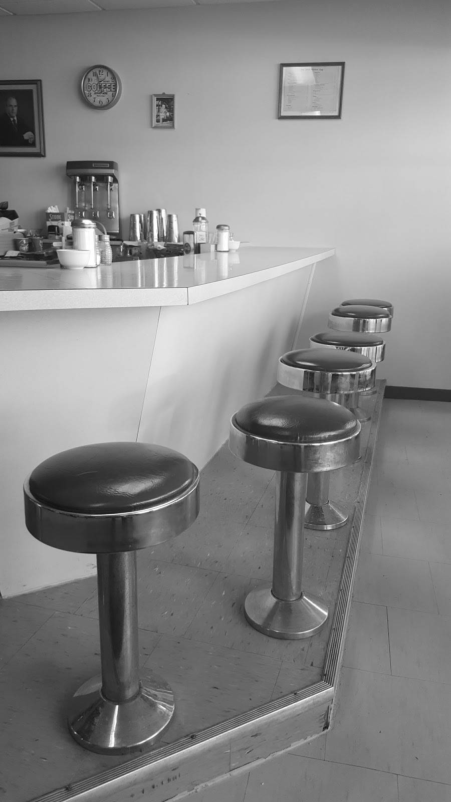 Little Brown Jug The | restaurant | 314 Osborne St, Beaverton, ON L0K 1A0, Canada | 7054264573 OR +1 705-426-4573