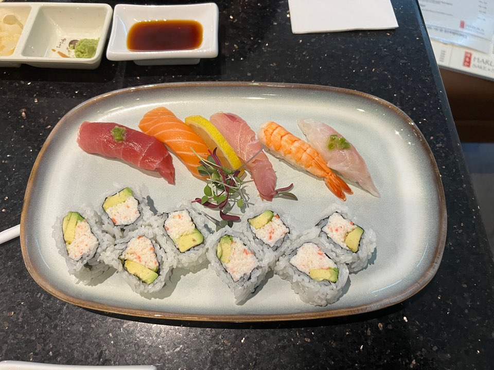 Haruka Sake and Sushi | restaurant | 711 Foothill Blvd G, La Cañada Flintridge, CA 91011, USA | 8189527655 OR +1 818-952-7655