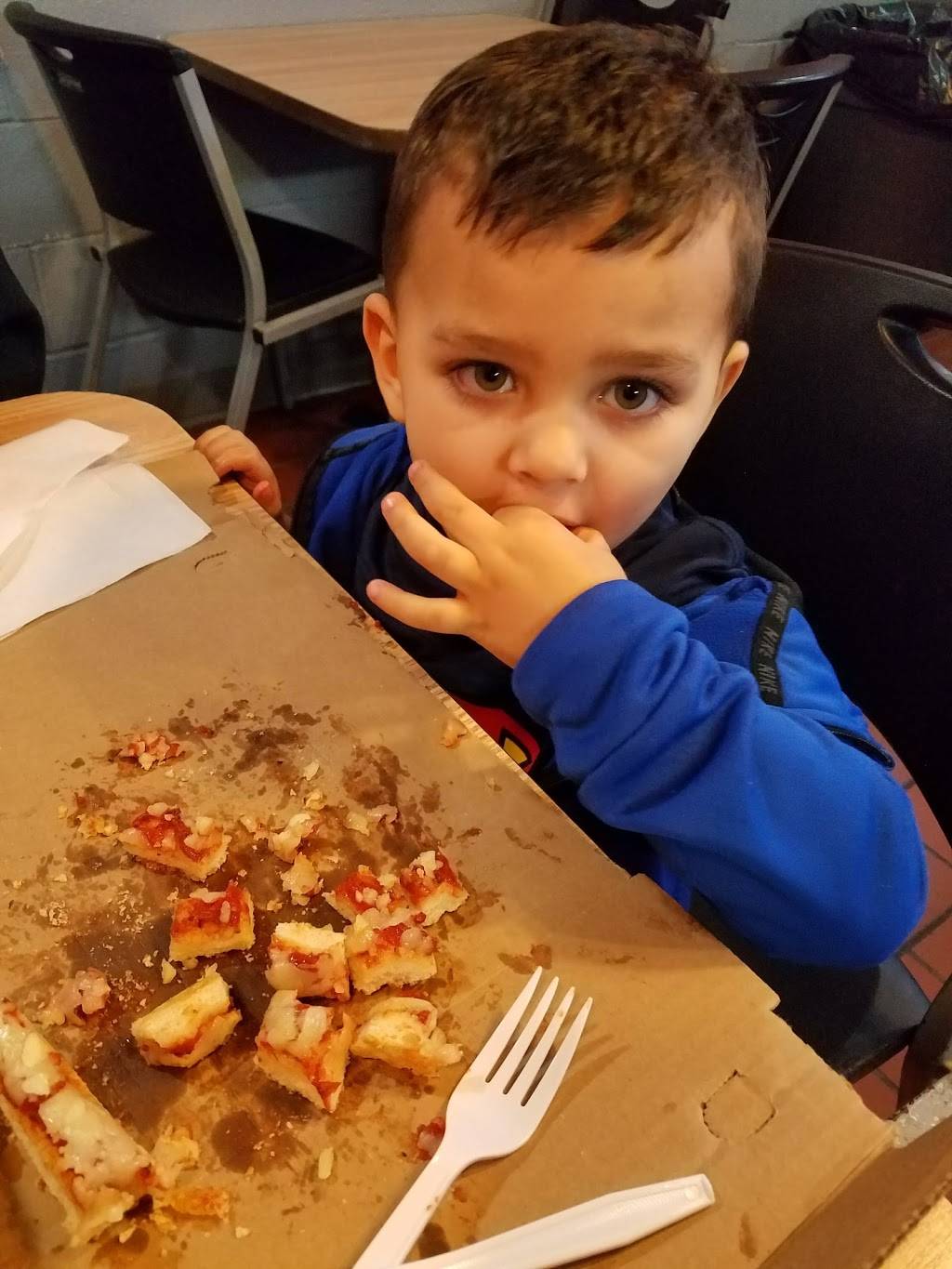 Hallorans Home Pizza | restaurant | 114 E Main St, St Clairsville, OH 43950, USA | 7406959908 OR +1 740-695-9908