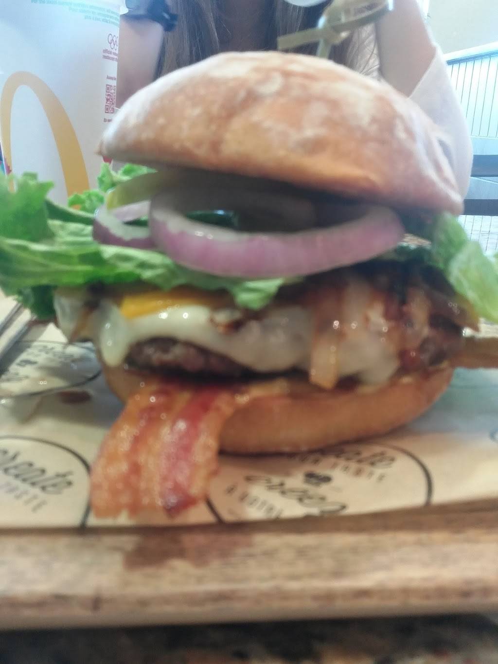 McDonalds | cafe | 1-7400 Boulevard Guillaume-Couture, Lévis, QC G6V 6Z4, Canada | 4188383943 OR +1 418-838-3943