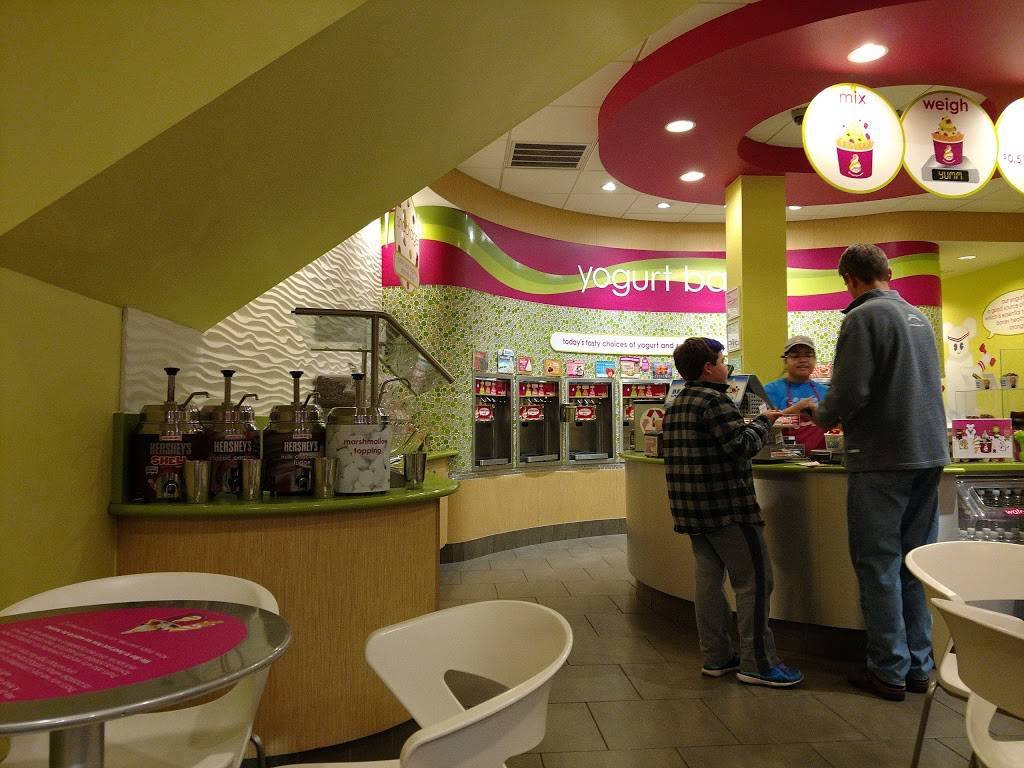 Menchies Frozen Yogurt | bakery | 5607 W Friendly Ave, Greensboro, NC 27410, USA | 3362859587 OR +1 336-285-9587