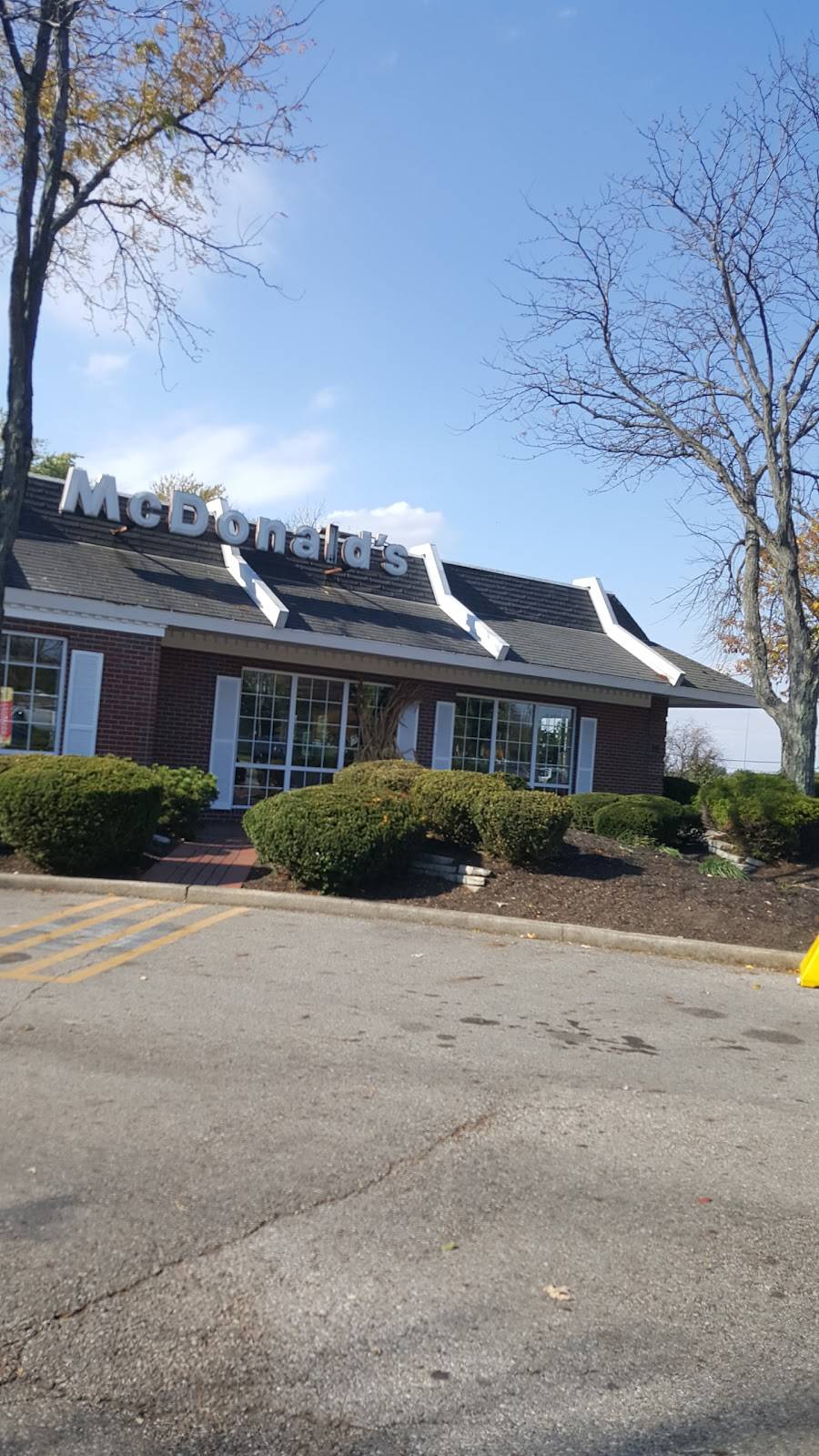 McDonalds | cafe | 80 E Wilson Bridge Rd, Worthington, OH 43085, USA | 6148858798 OR +1 614-885-8798