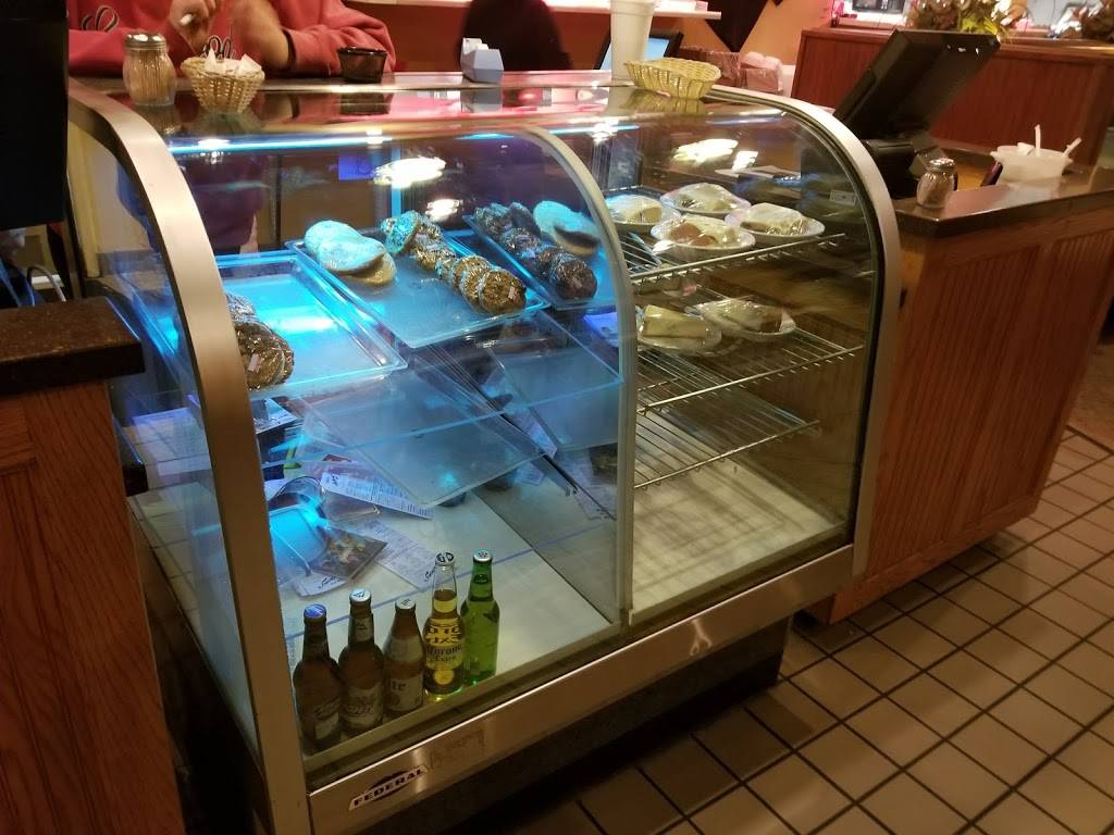 Famous Anthonys 460 | restaurant | 6729, 3737 Challenger Ave NE, Roanoke, VA 24012, USA | 5409772244 OR +1 540-977-2244