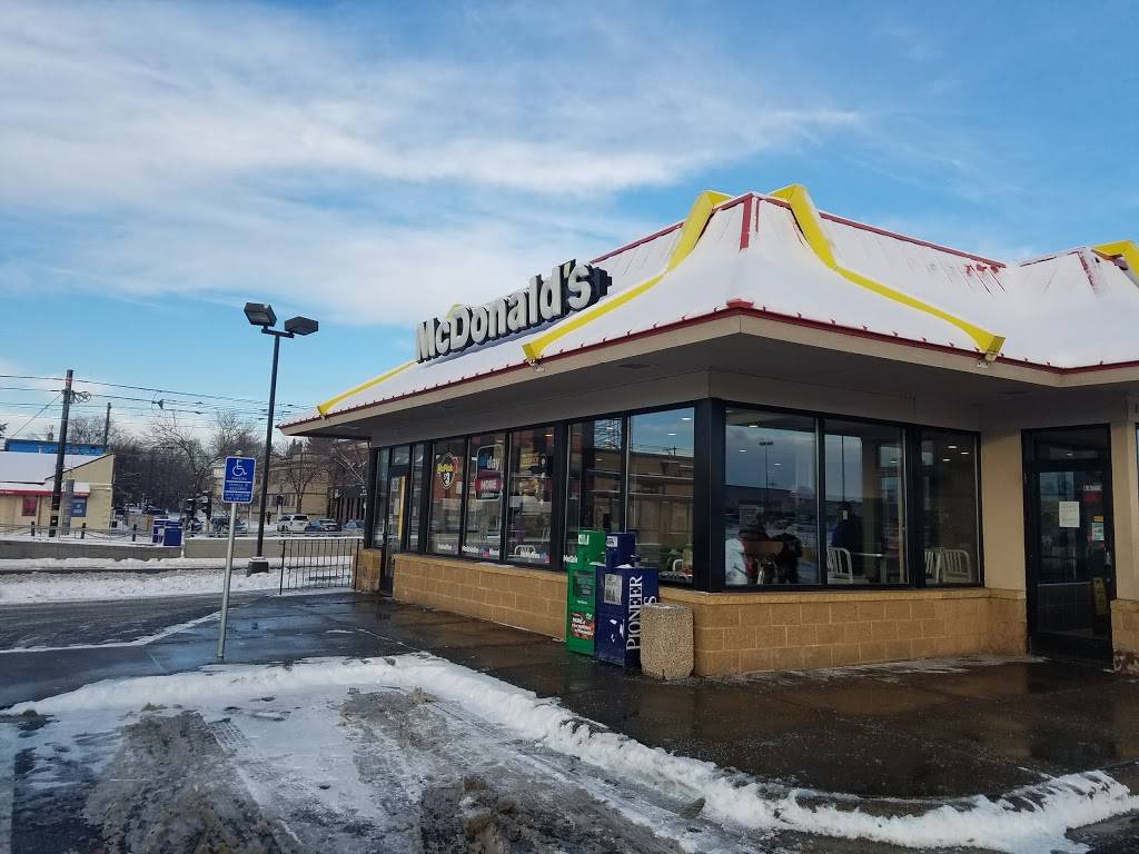 McDonald's | 1570 W, University Ave W, St Paul, MN 55104, USA