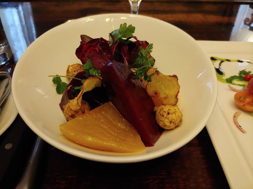 Bread and Water | restaurant | 51 Warwick St, Middletown, CT 06457, USA | 8608525944 OR +1 860-852-5944