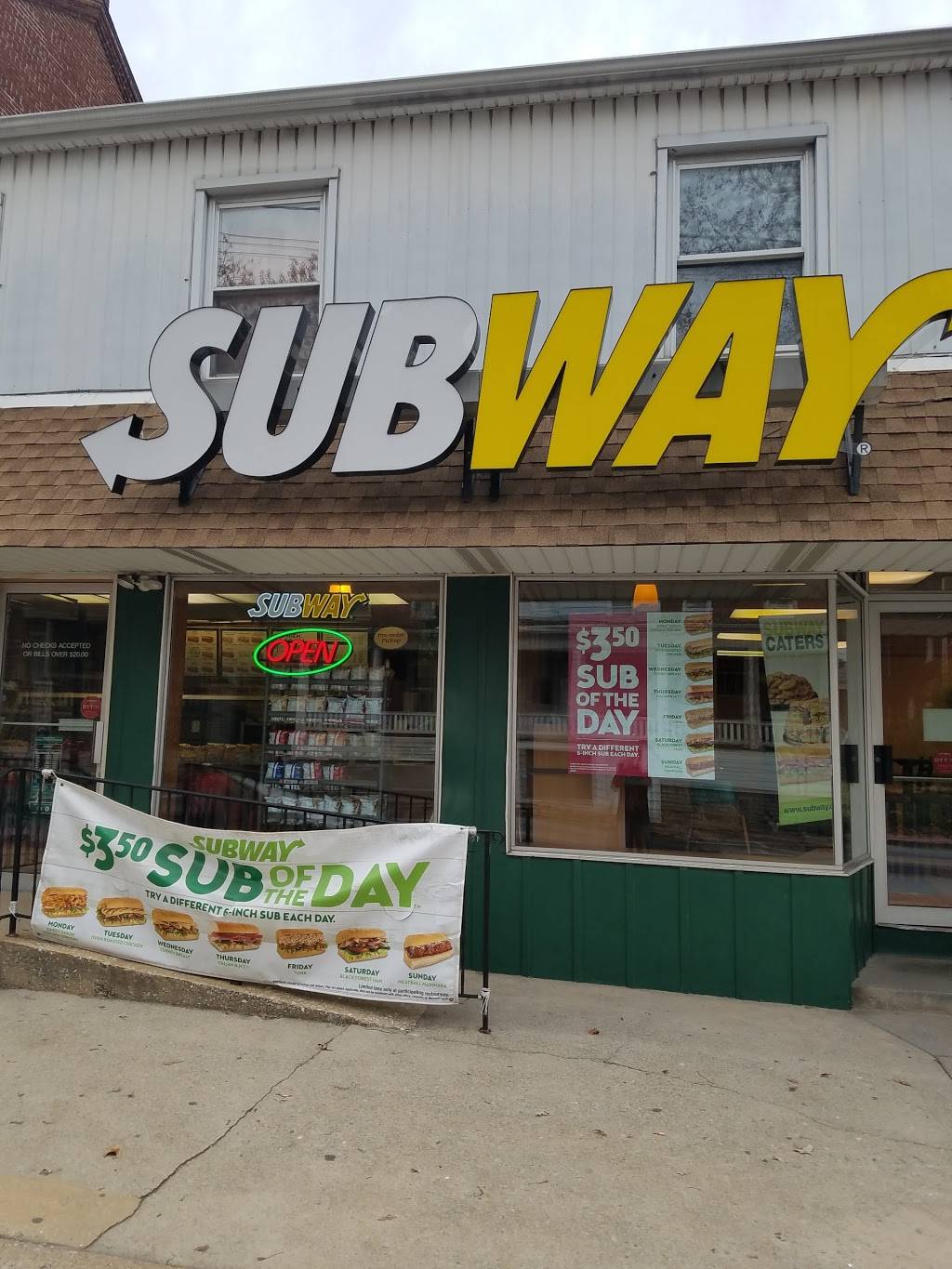 Subway | 35 E Broadway, Red Lion, PA 17356, USA