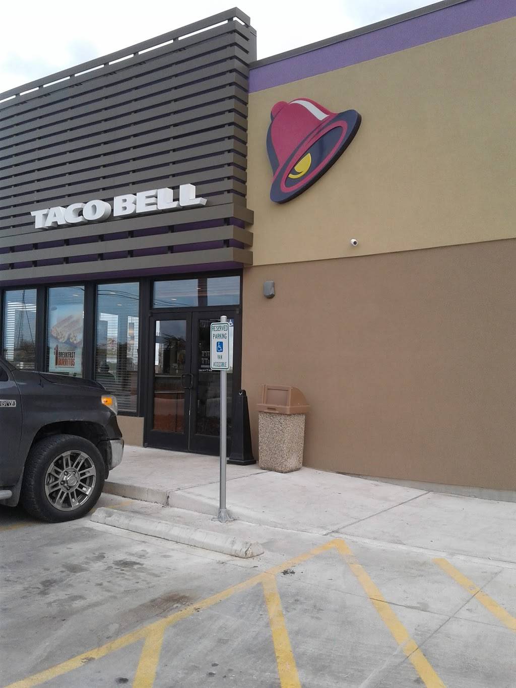 Taco Bell | meal takeaway | 303 US-90 E, Hondo, TX 78861, USA | 8304262371 OR +1 830-426-2371