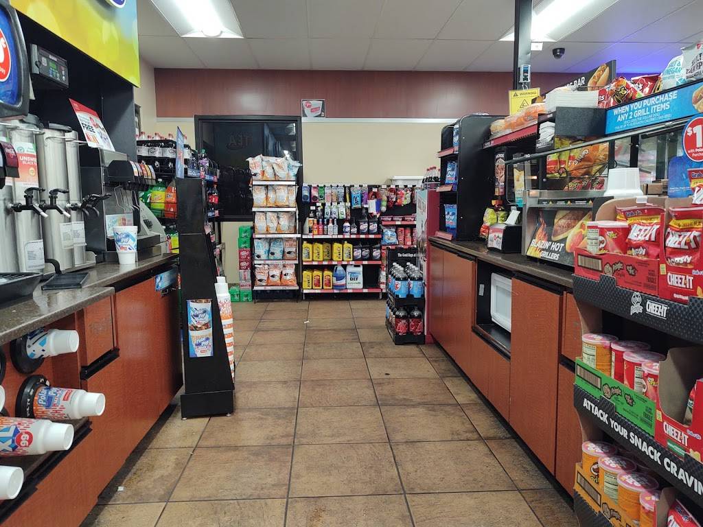 Circle K | meal takeaway | 2 N Freeway, Tucson, AZ 85745, USA | 5207917087 OR +1 520-791-7087