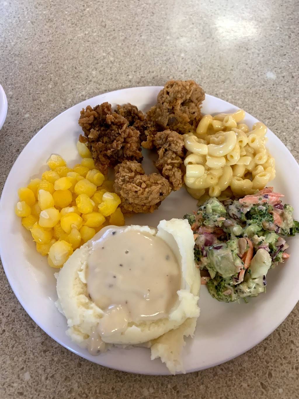 Charlies Chicken & Bar-B-Que | restaurant | 720 W Cherokee Ave, Sallisaw, OK 74955, USA | 9187759816 OR +1 918-775-9816