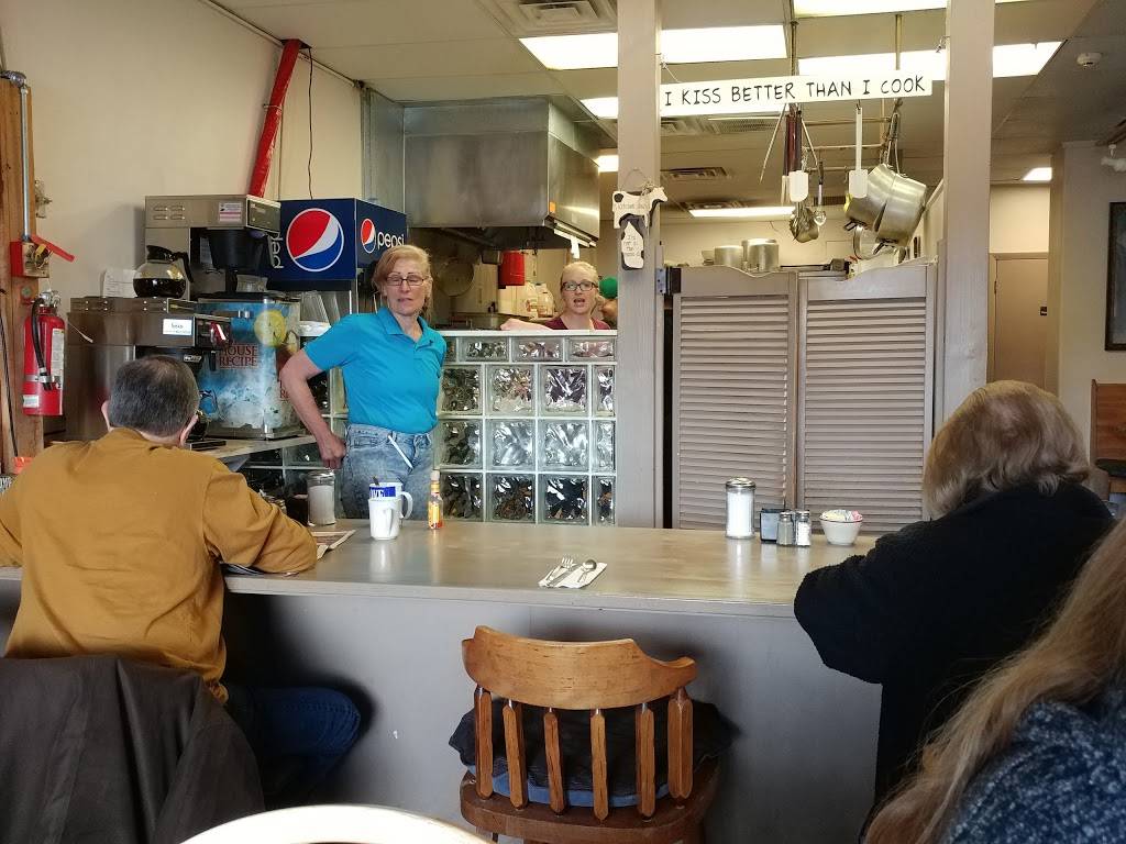 Lakeshore Cafe | restaurant | 29011 Upper Bear Creek Rd, Evergreen, CO 80439, USA | 3036741463 OR +1 303-674-1463