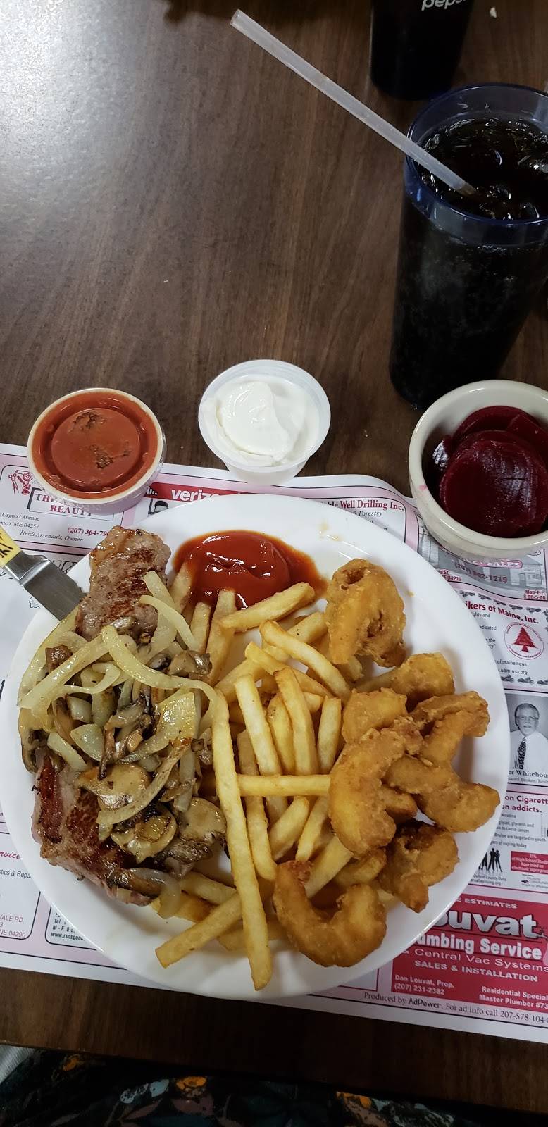 Dicks Restaurant | restaurant | 54 Main St, Mexico, ME 04257, USA | 2073642960 OR +1 207-364-2960